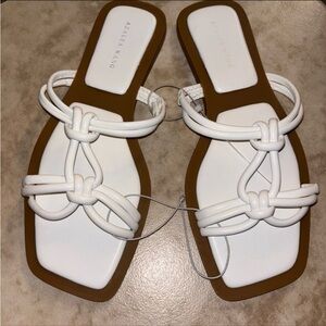Azalea Wang White Knotted Sandals